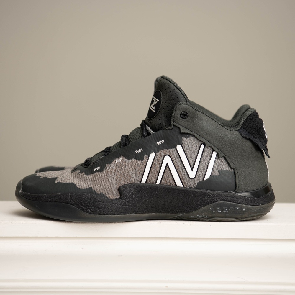 New Balance TWO‎ WXY Low Mens Sz 12 Basketball Shoes Sneaker BB2WYBC2 Black Gray